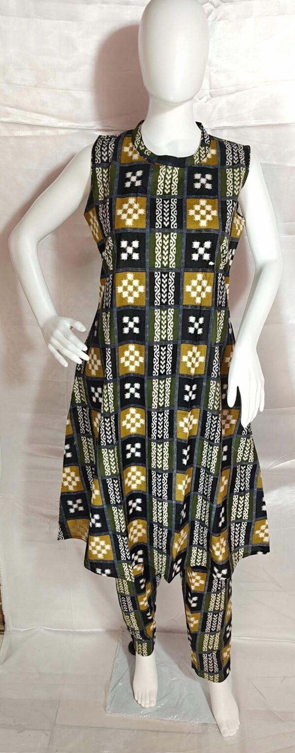 SLEEVE LESS KURTI SET