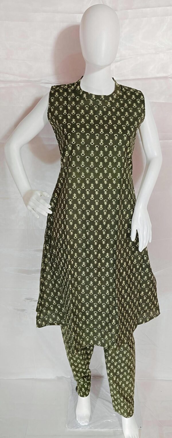 ALINE SLEEVE LESS KURTI SET